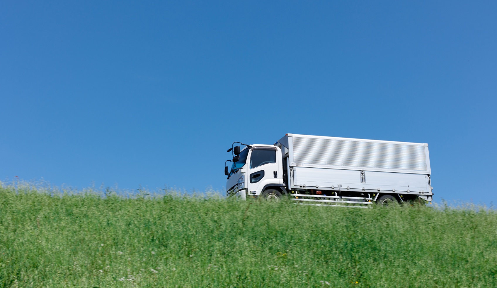 4tトラックの車両寸法・荷台寸法・全長・価格・必要な免許を徹底解説